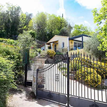 Pretty In Greenery Ecrin * Le Rouret